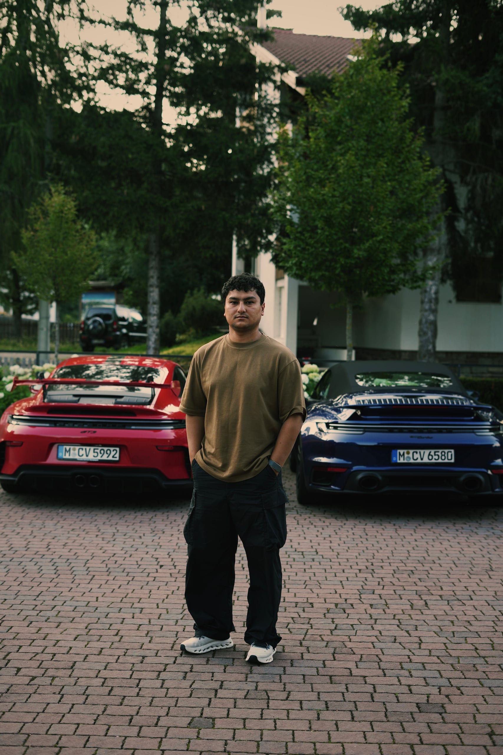 Porsche 911 GT3 и 911 Turbo S перед альпийским шале